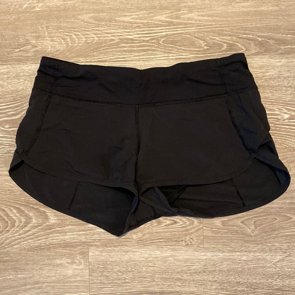 Lululemon speed up low- rise lined shorts 2.5”